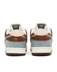 Heels of Nike SB Dunk Low Yuto Horigome in white and light grey
