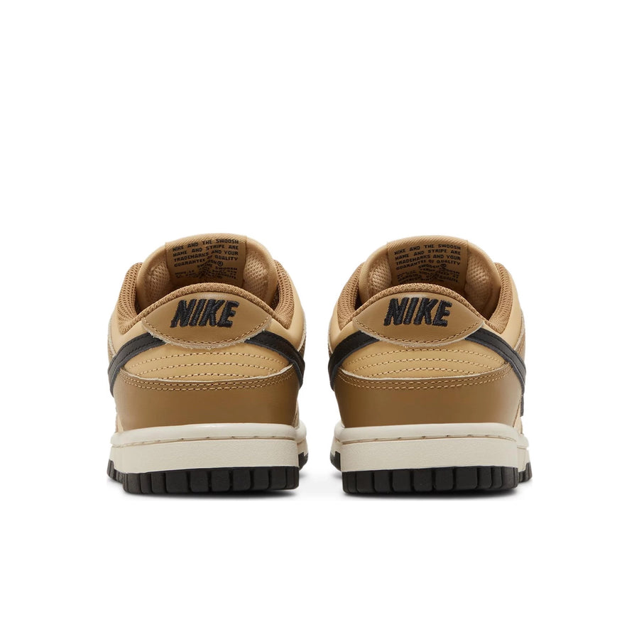Heels of Nike Dunk Low Dark Driftwood (W) in brown and beige.