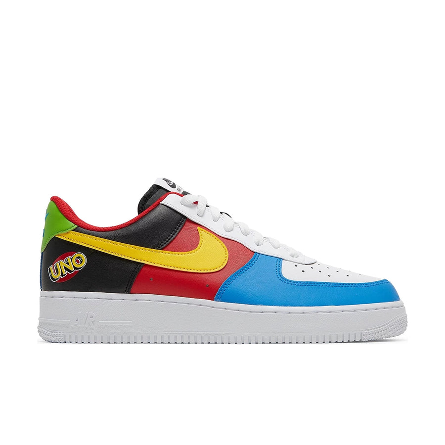 Side of the Nike Air Force 1 Low '07 QS Uno sneakers in white, black and multicolours