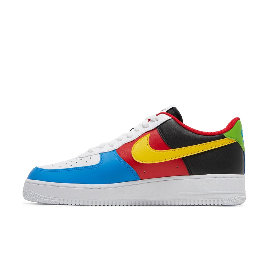 Side of the Nike Air Force 1 Low '07 QS Uno sneakers in white, black and multicolours