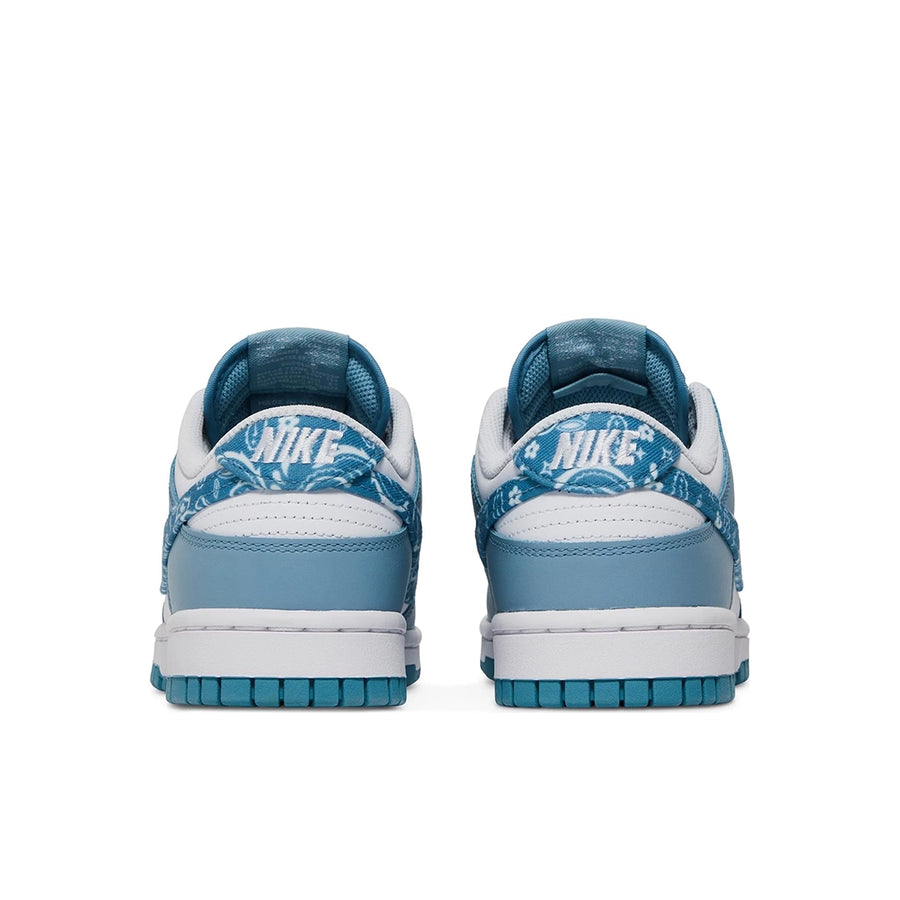 Heel of the womens Nike dunk low in a white blue "blue paisley" colour