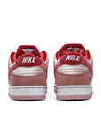 Heel of the Nike sb dunk low StrangeLove Skateboard skating shoes in a pink colour